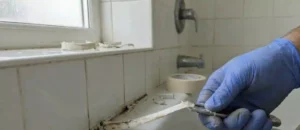 retirer un joint silicone sec autour d une baignoire